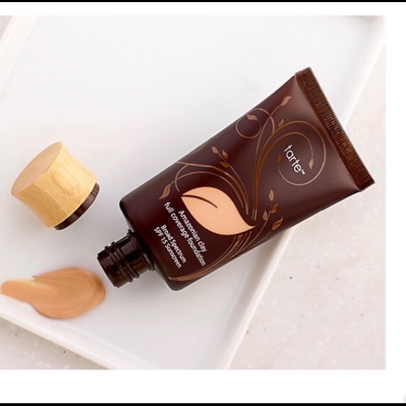 tarte Other - HP 🎉 Tarte • NIB Amazonian Clay SPF 15 Foundation